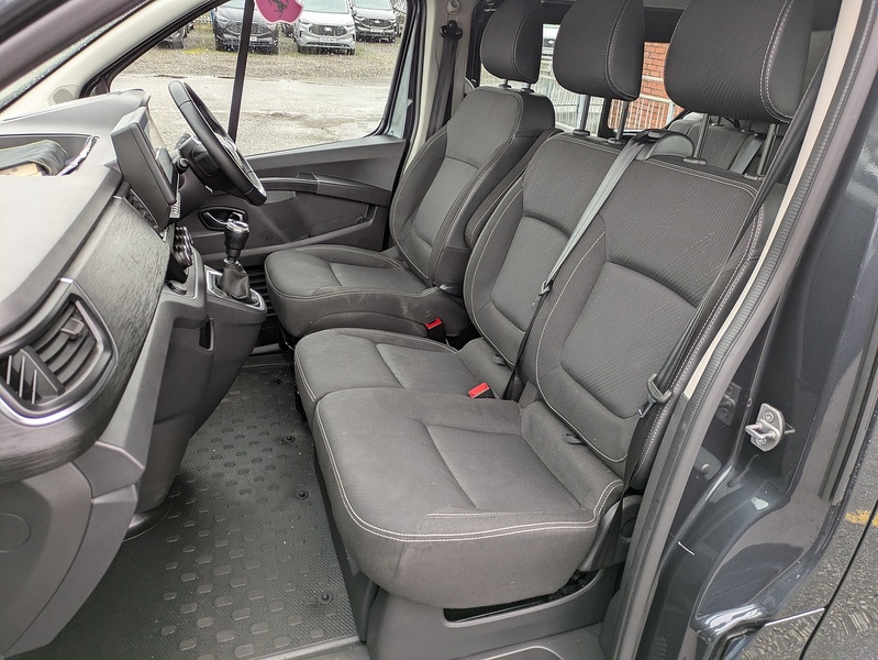 Renault 2.0 dCi Blue LL30 Sport Crew Van Double Cab 6dr Diesel Manual L2 H1 Euro 6 (s/s) (150 ps)