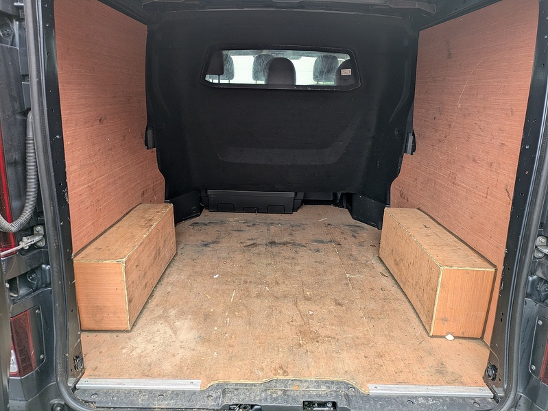 Renault 2.0 dCi Blue LL30 Sport Crew Van Double Cab 6dr Diesel Manual L2 H1 Euro 6 (s/s) (150 ps)