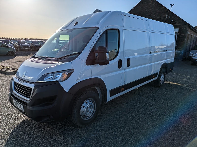 Peugeot 2.2 BlueHDi 435 Professional Premium + Panel Van 5dr Diesel Manual L4 High Roof Euro 6 (s/s) (140 ps)