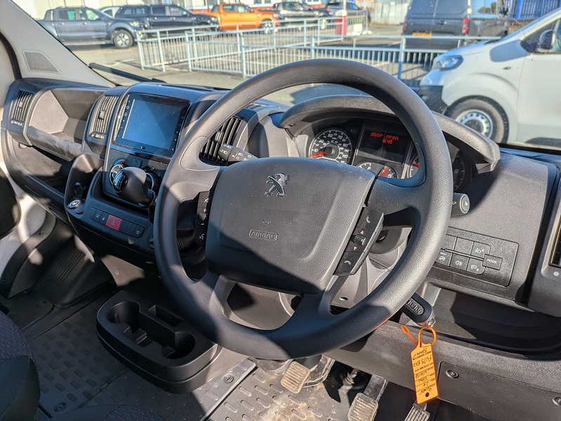 Peugeot 2.2 BlueHDi 435 Professional Premium + Panel Van 5dr Diesel Manual L4 High Roof Euro 6 (s/s) (140 ps)