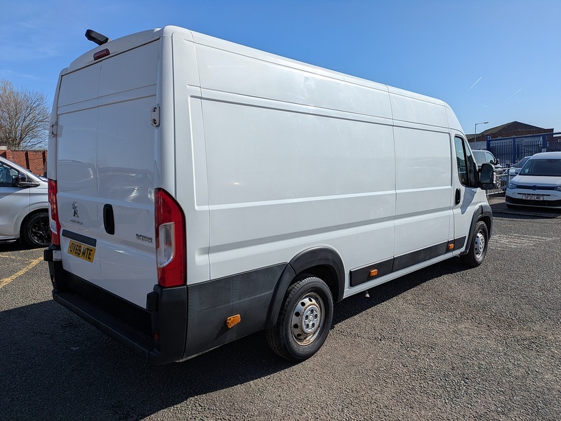 Peugeot 2.2 BlueHDi 435 Professional Panel Van 5dr Diesel Manual L4 H2 Euro 6 (s/s) (140 ps)