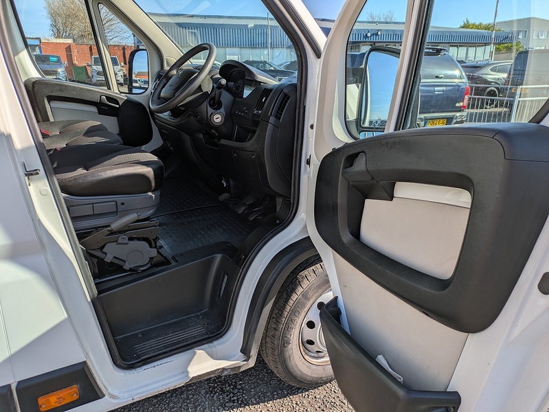 Peugeot 2.2 BlueHDi 435 Professional Panel Van 5dr Diesel Manual L4 H2 Euro 6 (s/s) (140 ps)