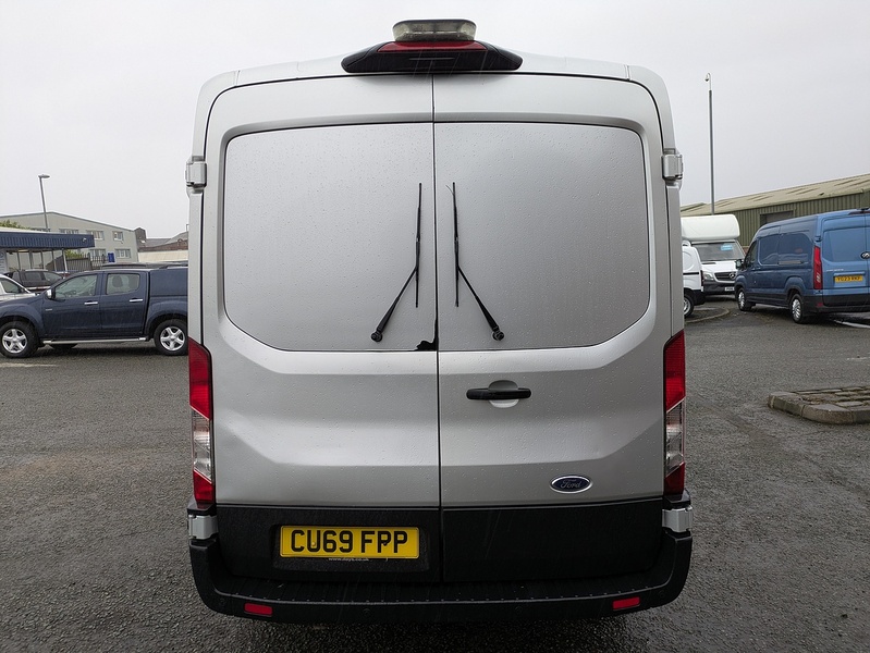 Ford 2.0 350 EcoBlue Limited Crew Van Double Cab 6dr Diesel Manual RWD L3 H2 Euro 6 (s/s) (185 ps)
