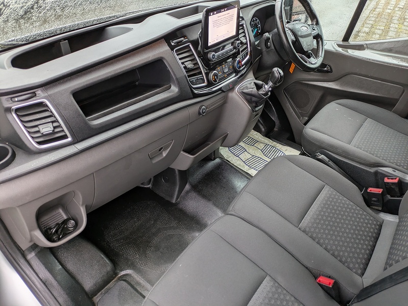 Ford 2.0 350 EcoBlue Limited Crew Van Double Cab 6dr Diesel Manual RWD L3 H2 Euro 6 (s/s) (185 ps)