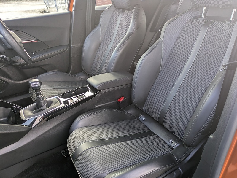 Peugeot 1.2 PureTech GT SUV 5dr Petrol Manual Euro 6 (s/s) (130 ps)