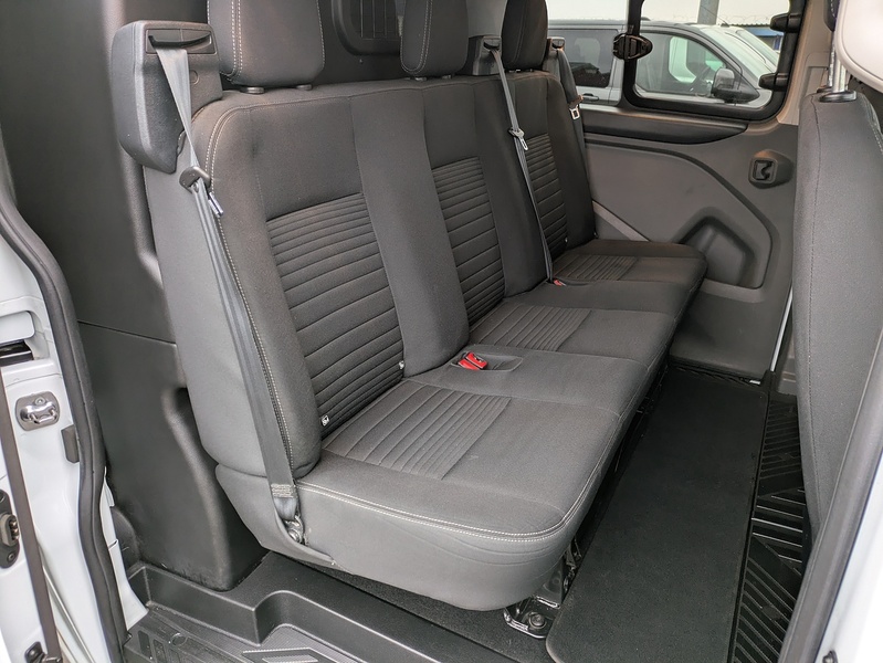 Ford 2.0 320 EcoBlue Limited Crew Van Double Cab 5dr Diesel Manual L2 H1 Euro 6 (s/s) (6 Seat) (130 ps)