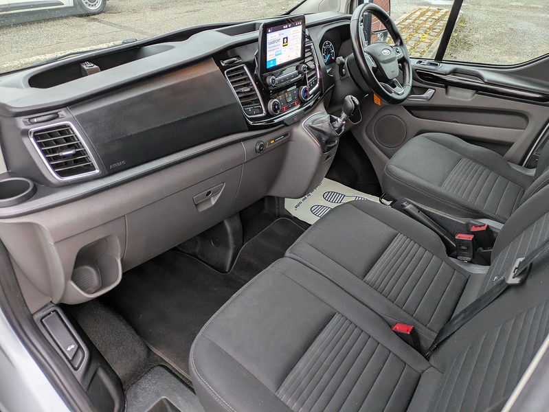 Ford 2.0 320 EcoBlue Limited Crew Van Double Cab 5dr Diesel Manual L2 H1 Euro 6 (s/s) (6 Seat) (130 ps)