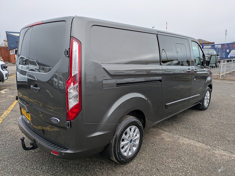 Ford 2.0 320 EcoBlue Limited Crew Van Double Cab 5dr Diesel Manual L2 H1 Euro 6 (s/s) (130 ps)