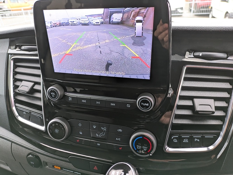 Ford 2.0 320 EcoBlue Limited Crew Van Double Cab 5dr Diesel Manual L2 H1 Euro 6 (s/s) (130 ps)