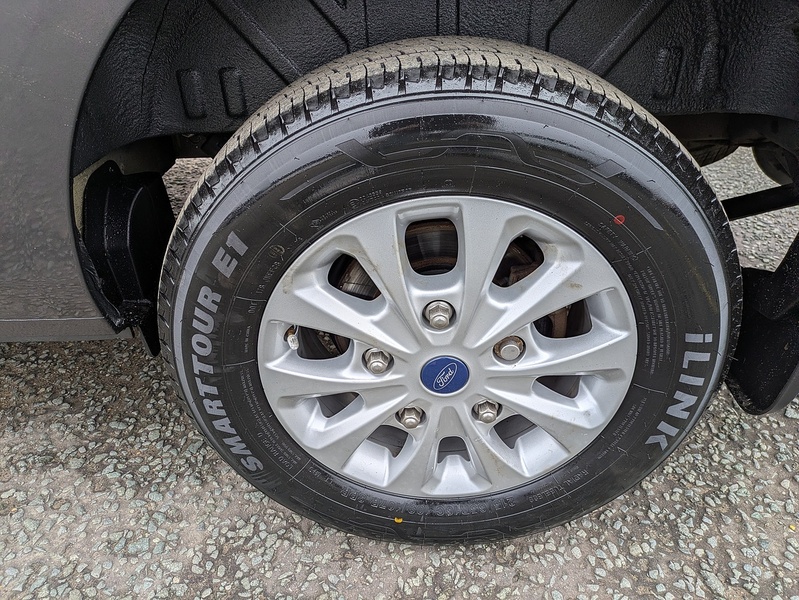 Ford 2.0 320 EcoBlue Limited Crew Van Double Cab 5dr Diesel Manual L2 H1 Euro 6 (s/s) (130 ps)