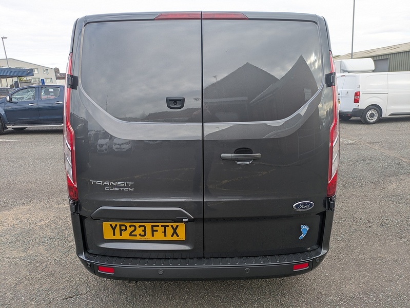 Ford 2.0 320 EcoBlue Limited Crew Van Double Cab 5dr Diesel Manual L2 H1 Euro 6 (s/s) (130 ps)