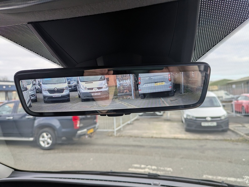 Ford 2.0 320 EcoBlue Limited Crew Van Double Cab 5dr Diesel Manual L2 H1 Euro 6 (s/s) (130 ps)