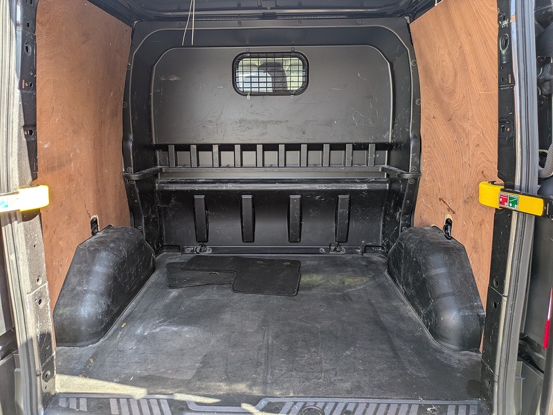 Ford 2.0 320 EcoBlue Limited Crew Van Double Cab 5dr Diesel Auto L1 H1 Euro 6 (s/s) (6 Seat) (130 ps)