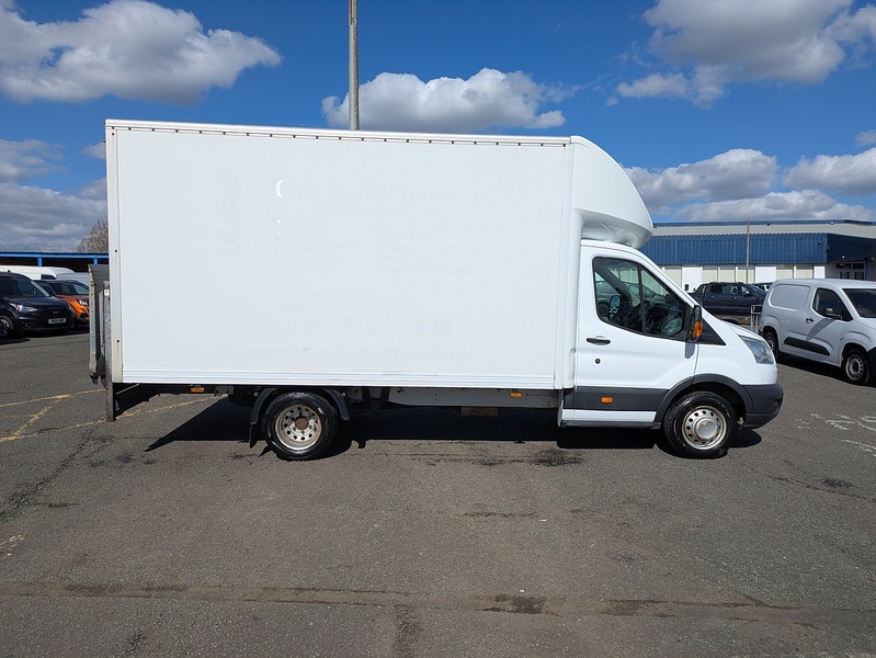 Ford 2.2 TDCi 350 Chassis Cab 2dr Diesel Manual RWD L4 H1 Euro 5 (DRW) (125 ps)