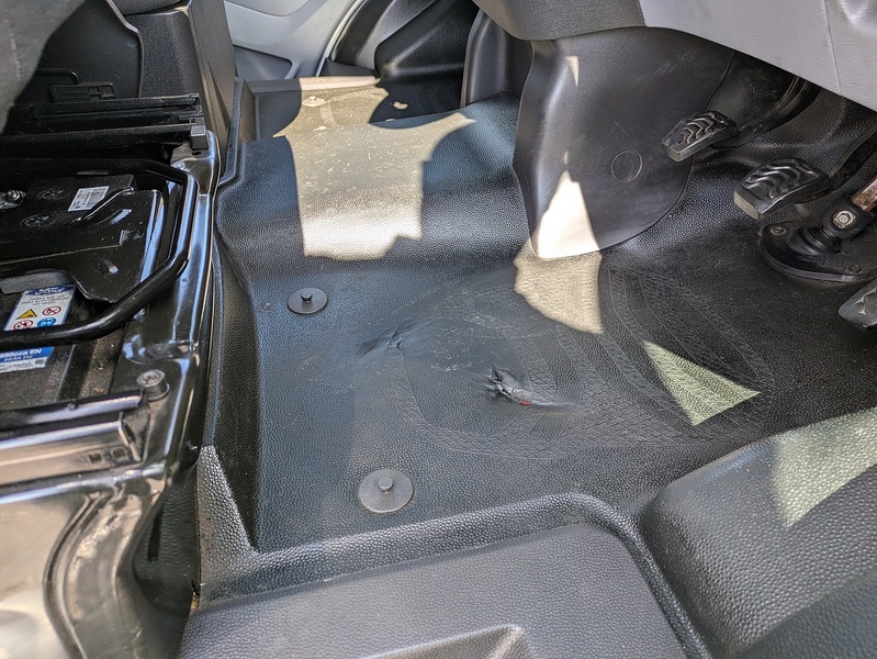 Ford 2.2 TDCi 350 Chassis Cab 2dr Diesel Manual RWD L4 H1 Euro 5 (DRW) (125 ps)