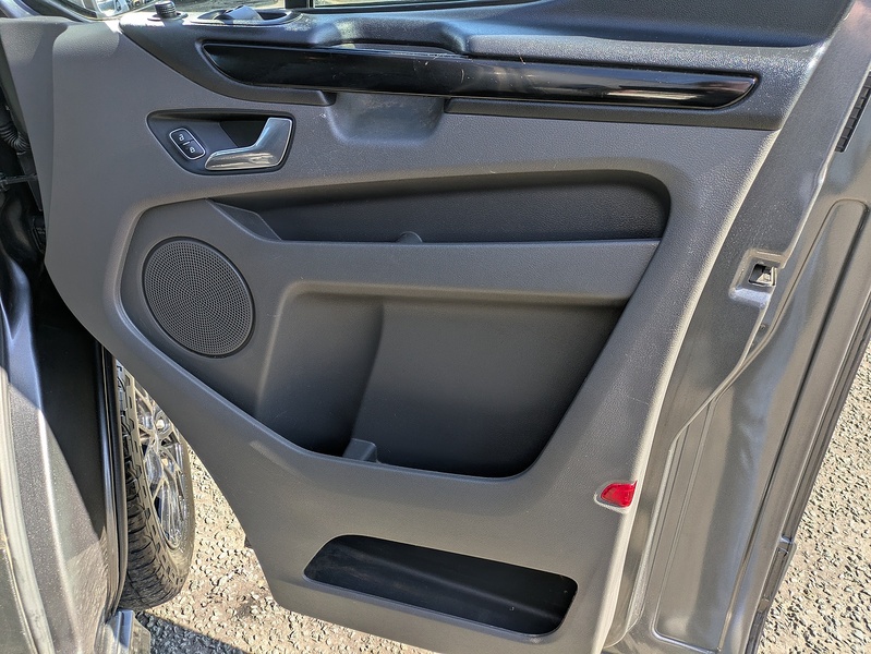 Ford 2.0 300 EcoBlue Limited Panel Van 5dr Diesel Auto L1 H1 Euro 6 (s/s) (130 ps)