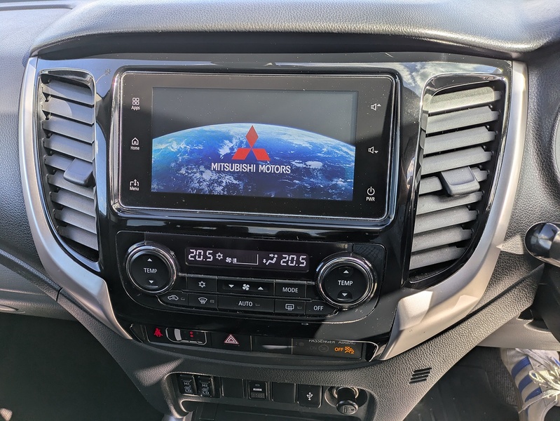 Mitsubishi 2.4 DI-D DC Barbarian Pickup Double Cab 4dr Diesel Auto 4WD Euro 6 (178 ps)