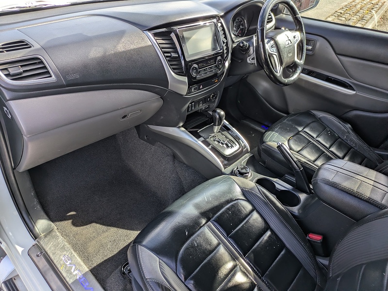 Mitsubishi 2.4 DI-D DC Barbarian Pickup Double Cab 4dr Diesel Auto 4WD Euro 6 (178 ps)