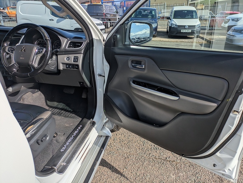 Mitsubishi 2.4 DI-D DC Barbarian Pickup Double Cab 4dr Diesel Auto 4WD Euro 6 (178 ps)