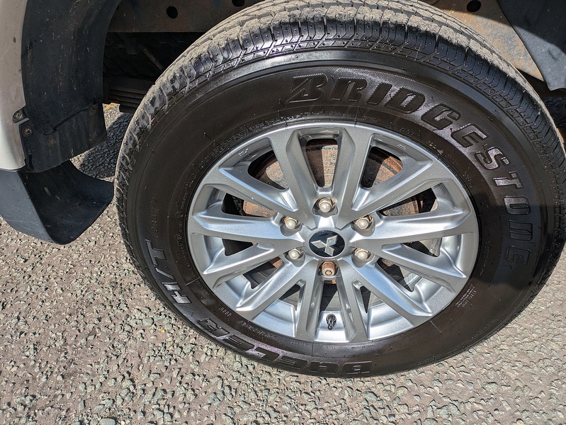 Mitsubishi 2.4 DI-D DC Barbarian Pickup Double Cab 4dr Diesel Auto 4WD Euro 6 (178 ps)