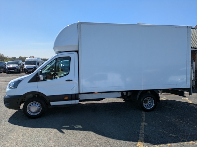 Ford 2.0 350 EcoBlue HD Leader Chassis Cab 2dr Diesel Manual RWD L4 Euro 6 (s/s) (DRW) (130 ps)