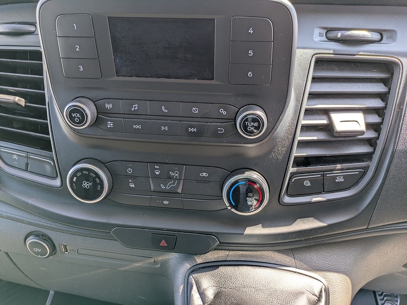 Ford 2.0 350 EcoBlue HD Leader Chassis Cab 2dr Diesel Manual RWD L4 Euro 6 (s/s) (DRW) (130 ps)