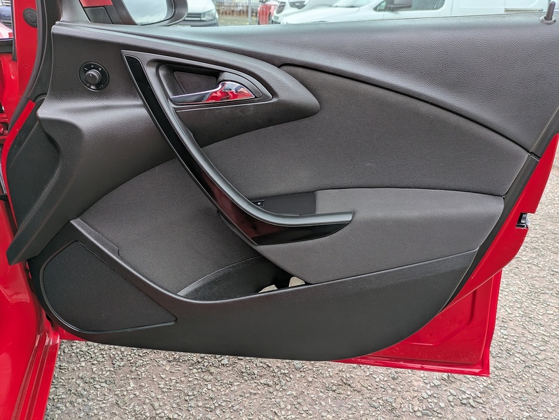 Vauxhall 2.0 CDTi ecoFLEX SRi Hatchback 5dr Diesel Manual Euro 5 (s/s) (165 ps)