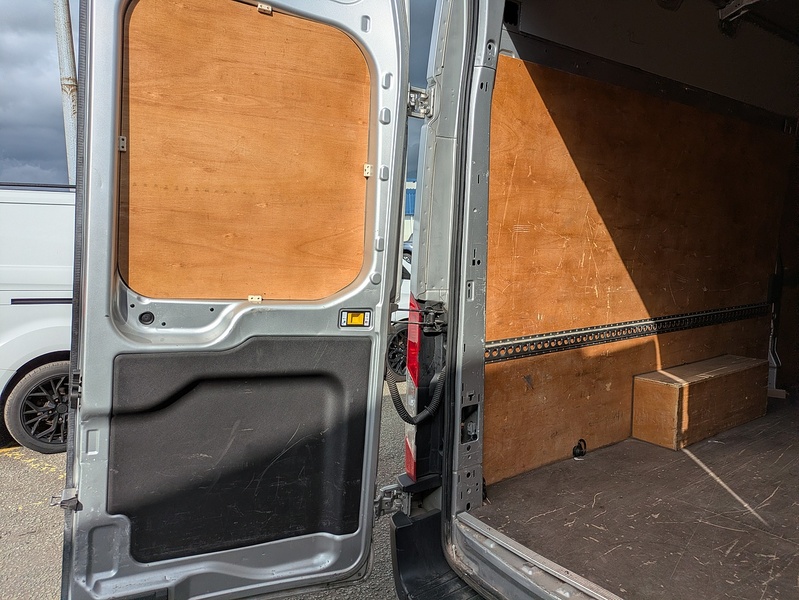 Ford 2.0 350 EcoBlue Trend Panel Van 5dr Diesel Manual RWD L4 H3 Euro 6 (s/s) (130 ps)