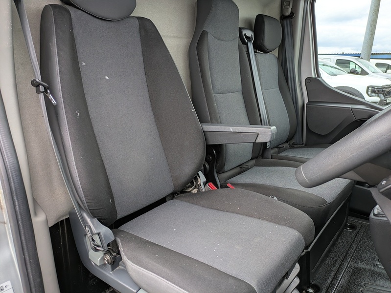 Renault 2.3 dCi 35 Business+ Panel Van 4dr Diesel Manual FWD LWB Medium Roof Euro 6 (135 ps)