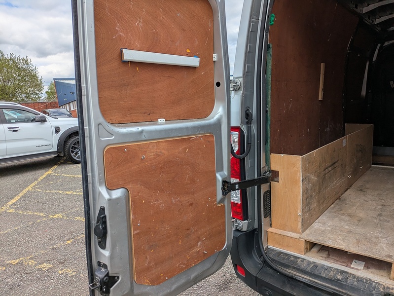 Renault 2.3 dCi 35 Business+ Panel Van 4dr Diesel Manual FWD LWB Medium Roof Euro 6 (135 ps)