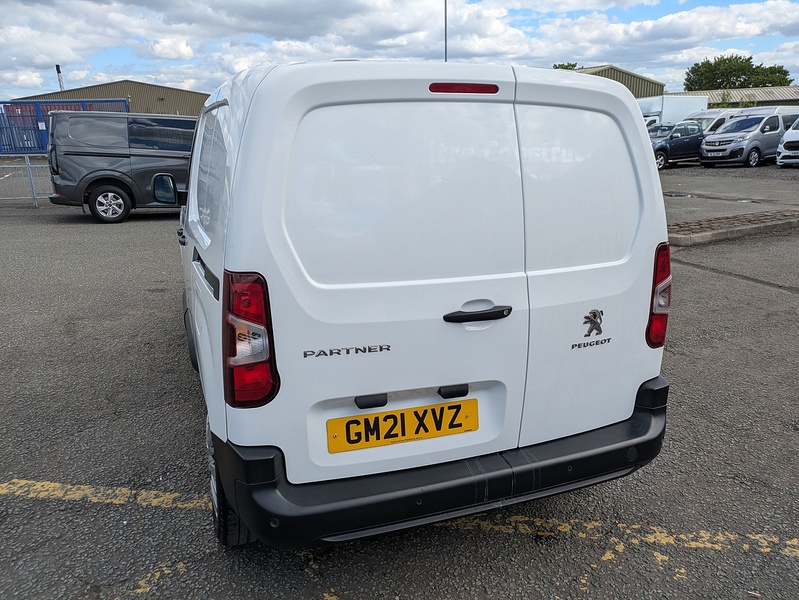 Peugeot 1.5 BlueHDi 1000 Professional Standard Panel Van 5dr Diesel EAT8 SWB Euro 6 (s/s) (130 bhp)