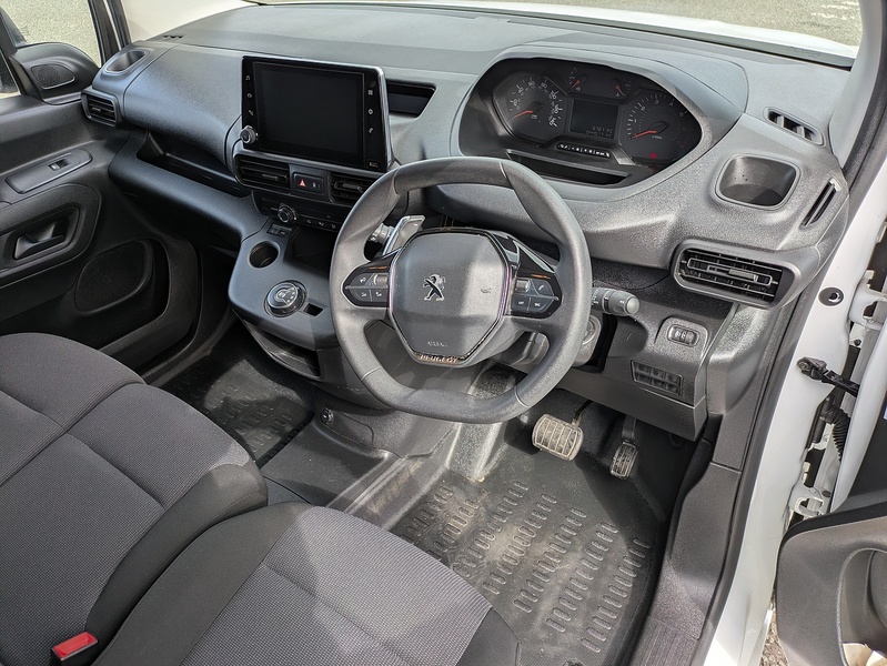 Peugeot 1.5 BlueHDi 1000 Professional Standard Panel Van 5dr Diesel EAT8 SWB Euro 6 (s/s) (130 bhp)