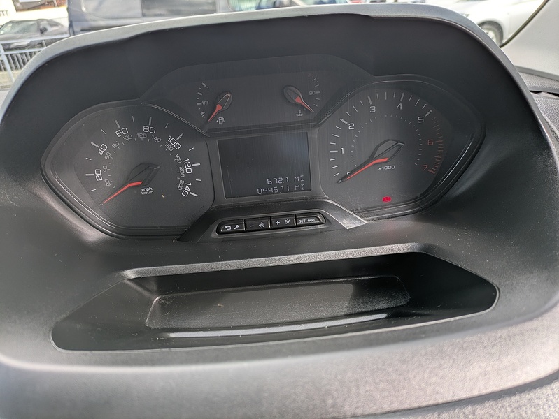 Peugeot 1.5 BlueHDi 1000 Professional Standard Panel Van 5dr Diesel EAT8 SWB Euro 6 (s/s) (130 bhp)
