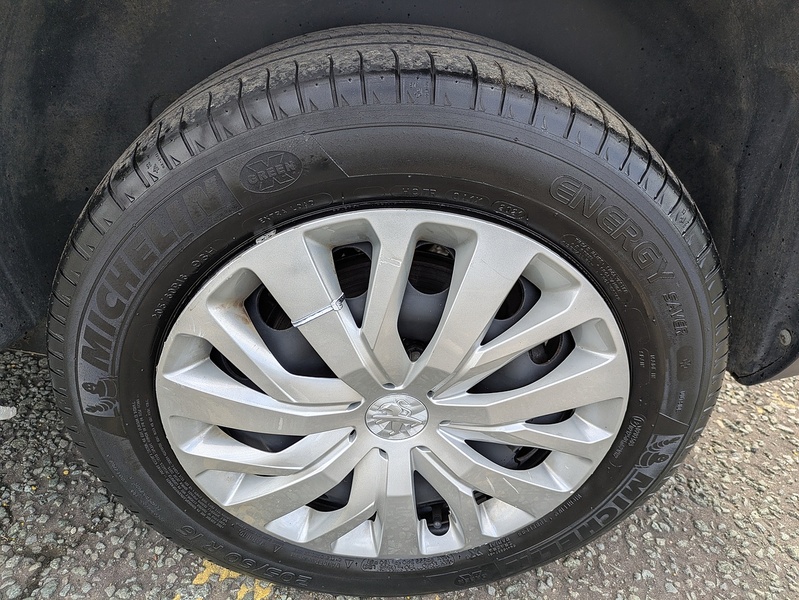 Peugeot 1.5 BlueHDi 1000 Professional Standard Panel Van 5dr Diesel EAT8 SWB Euro 6 (s/s) (130 bhp)
