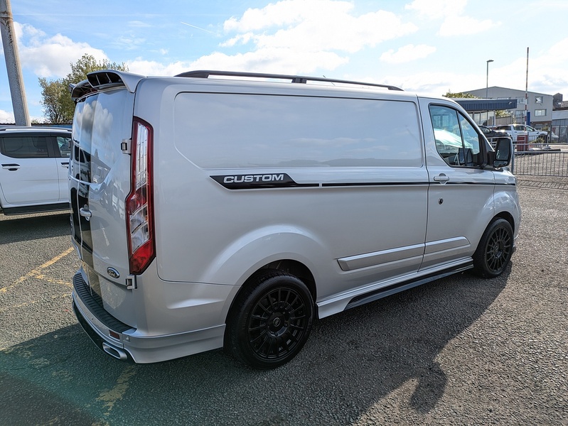 Ford 2.0 300 EcoBlue Limited Panel Van 5dr Diesel Manual L1 H1 Euro 6 (s/s) (130 ps)