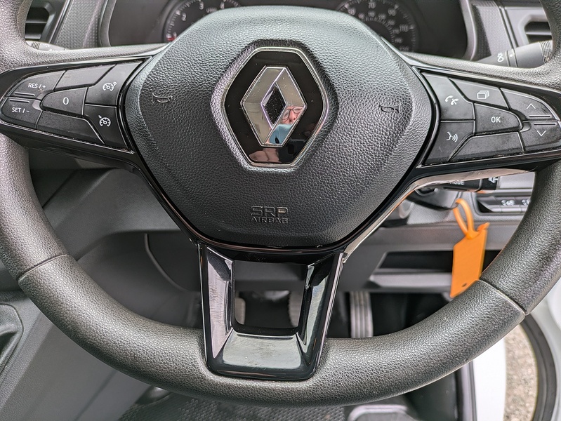 Renault 2.0 dCi Blue LL30 Business+ Crew Van Double Cab 6dr Diesel Manual L2 H1 Euro 6 (s/s) (130 ps)