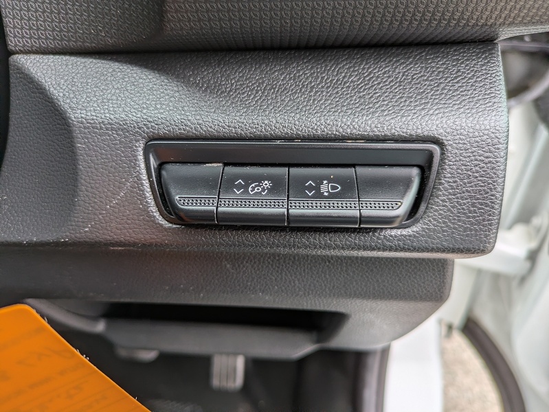 Renault 2.0 dCi Blue LL30 Business+ Crew Van Double Cab 6dr Diesel Manual L2 H1 Euro 6 (s/s) (130 ps)