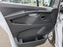 2.0 dCi Blue LL30 Business+ Crew Van Double Cab 6dr Diesel Manual L2 H1 Euro 6 (s/s) (130 ps)