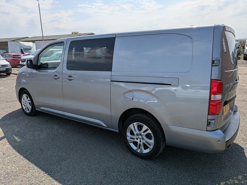 Vauxhall 2.0 Turbo D 3100 Elite Crew Van Double Cab 5dr Diesel Manual L2 H1 Euro 6 (s/s) (120 ps)