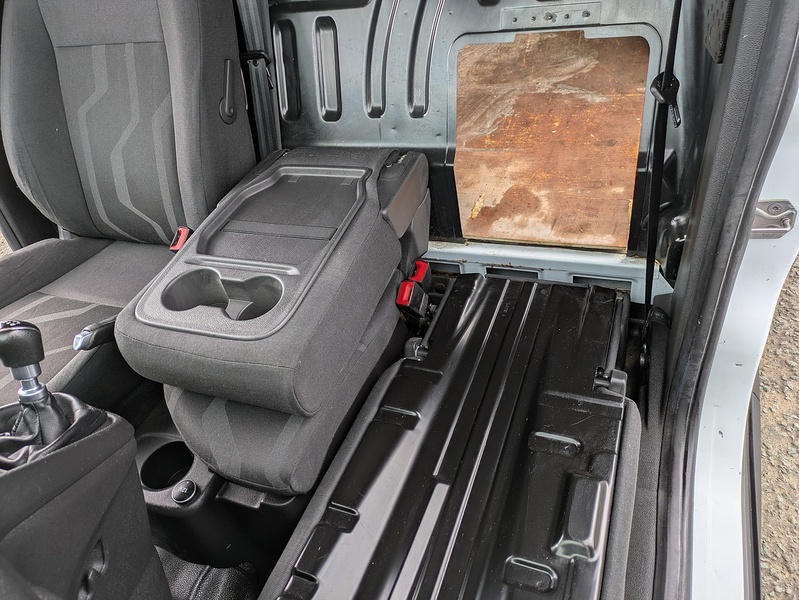 Ford 1.5 TDCi 200 Trend Panel Van 5dr Diesel Manual L1 H1 (119 g/km, 118 bhp)