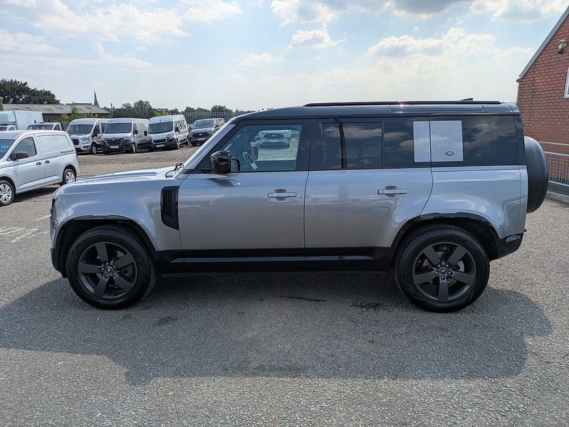 Land Rover 3.0 D250 MHEV X-Dynamic SE SUV 5dr Diesel Auto 4WD Euro 6 (s/s) (250 ps)