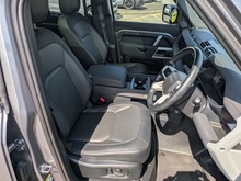 3.0 D250 MHEV X-Dynamic SE SUV 5dr Diesel Auto 4WD Euro 6 (s/s) (250 ps)