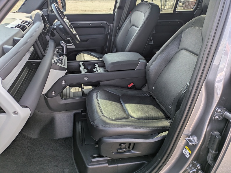 Land Rover 3.0 D250 MHEV X-Dynamic SE SUV 5dr Diesel Auto 4WD Euro 6 (s/s) (250 ps)