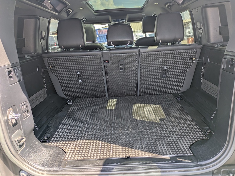 Land Rover 3.0 D250 MHEV X-Dynamic SE SUV 5dr Diesel Auto 4WD Euro 6 (s/s) (250 ps)