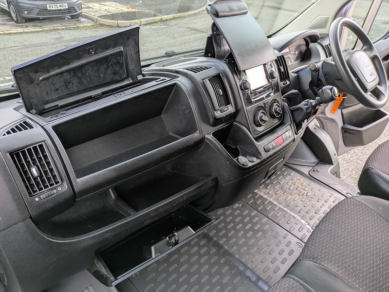 Peugeot 2.2 BlueHDi 435 Professional Panel Van 5dr Diesel Manual L4 H2 Euro 6 (s/s) (140 ps)