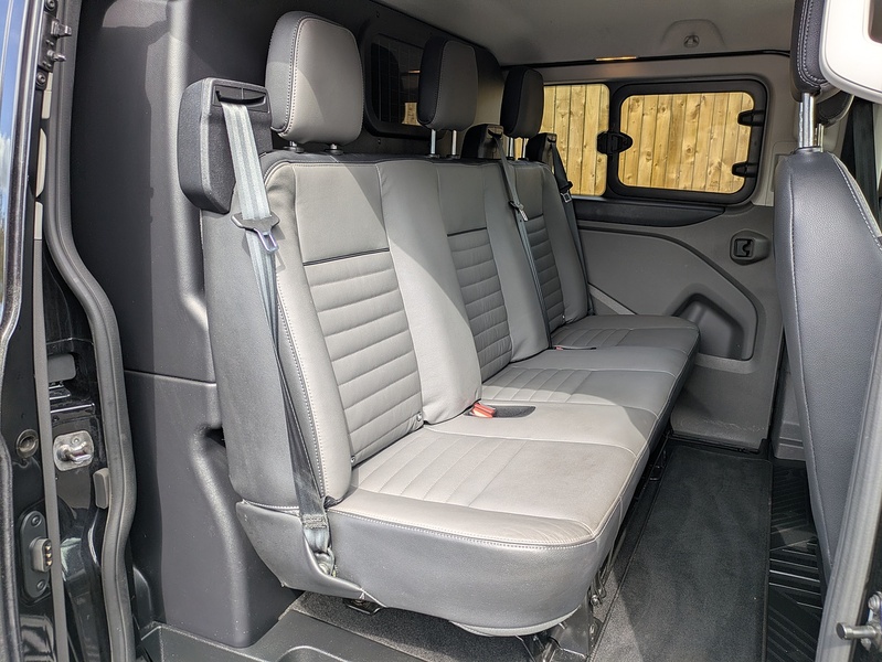 Ford 2.0 320 EcoBlue Limited Crew Van Double Cab 5dr Diesel Manual L1 H1 Euro 6 (s/s) (130 ps)