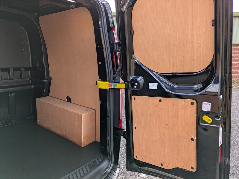 Ford 2.0 320 EcoBlue Limited Crew Van Double Cab 5dr Diesel Manual L1 H1 Euro 6 (s/s) (130 ps)