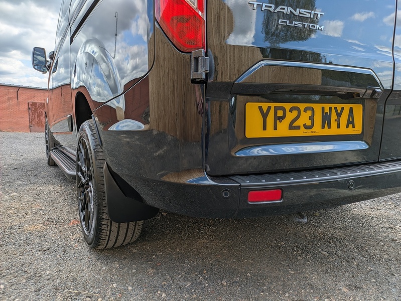 Ford 2.0 320 EcoBlue Limited Crew Van Double Cab 5dr Diesel Manual L1 H1 Euro 6 (s/s) (130 ps)