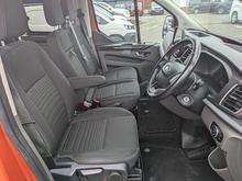 2.0 320 EcoBlue Limited Crew Van Double Cab 5dr Diesel Auto L2 H1 Euro 6 (s/s) (130 ps)