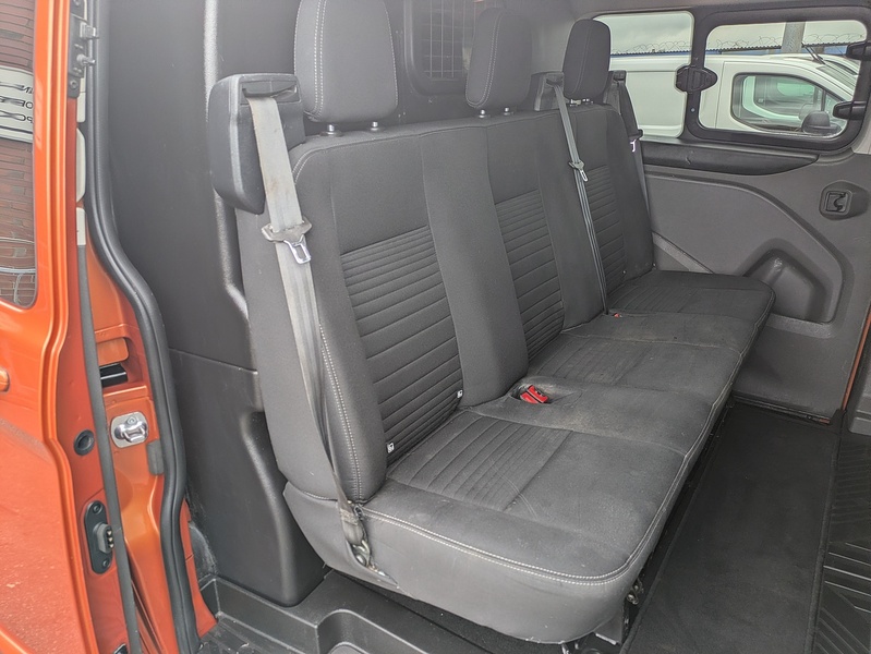 Ford 2.0 320 EcoBlue Limited Crew Van Double Cab 5dr Diesel Auto L2 H1 Euro 6 (s/s) (130 ps)